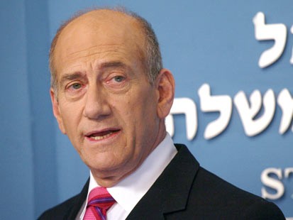 Olmert suspends Israel's Gaza truce negotiator 