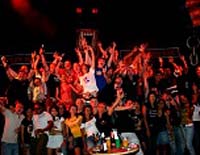 Queensland town goes for record-breaking world''s largest pub-crawl