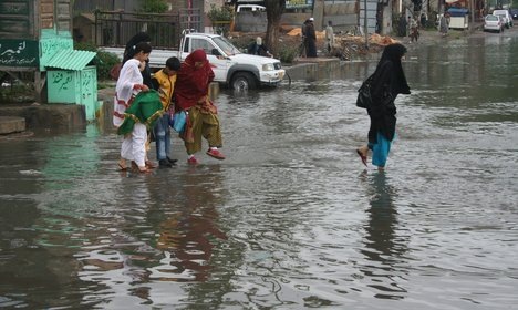 Heavy rains damage roads, stalls traffic in Dharamsala