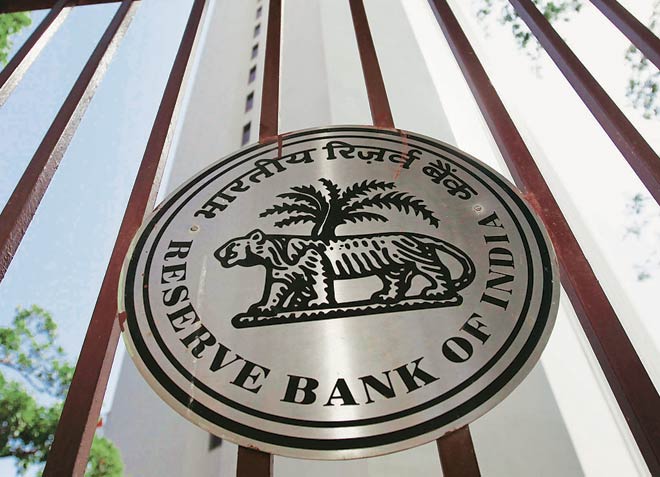 India's forex reserves down $2 billion