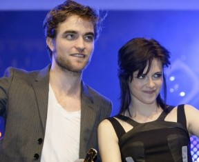 Pattinson tried to impress Stewart by faking love for intelligent films
