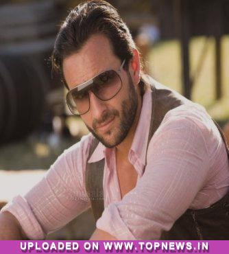 Saif strikes the right chord with fans in Bhopal