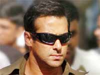 Salman Khan fans queue up for a glimpse at Delite theatre