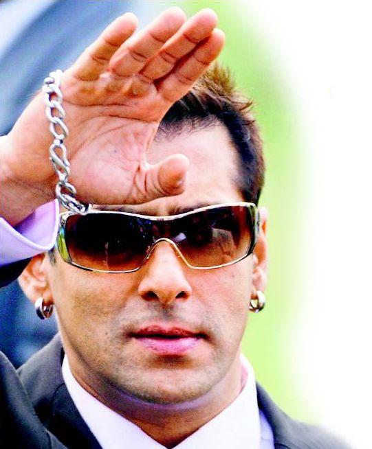 Images Of Salman Khan In Dabangg. Salman Khan is `Dabangg#39; in