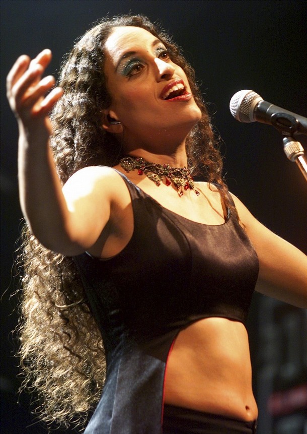 singer-Noa