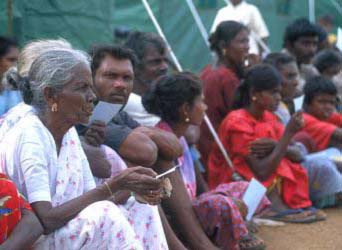 Families in Lanka camps search for missing children