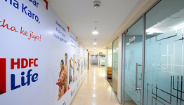 HDFC Life Share Price Jumps 1.14%; Bullish Breakout Faces Immediate Resistance at Rs 685