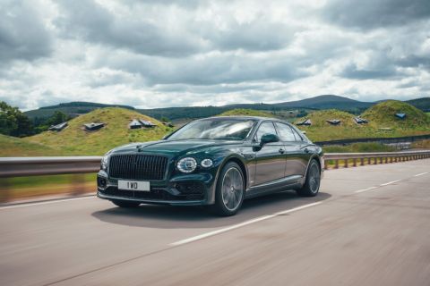 New Bentley Flying Spur PHEV Has 536 HP, 25-Mile Electric Range