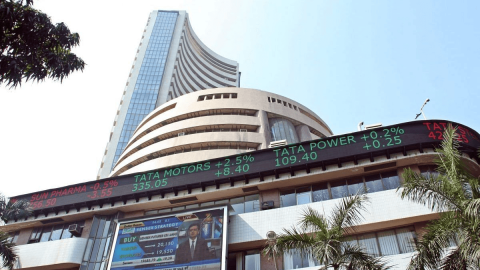 Foreign Investors Return to Indian Equities After Two Months of Outflows