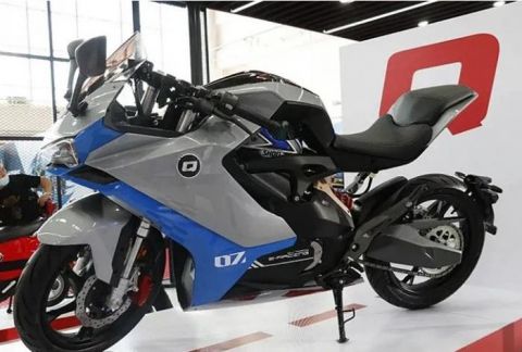 Chinese manufacturer Zhejiang QJmotor unveils e-motorcycle prototype QJ7000D