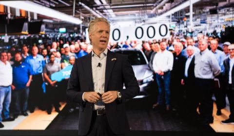 Volkswagen & other automakers reaffirm support on vehicle emissions deal with California