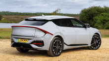 Kia Unveils Upgraded EV6 Electric SUV at Bharat Mobility Global Expo 2025