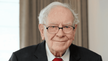 Warren Buffett to Step Down as CEO of Berkshire Hathaway by End of 2025