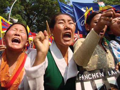 Tibetans protest in front of UN office in Delhi