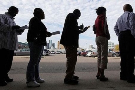 Job chances falls in areas of the UK, TUC