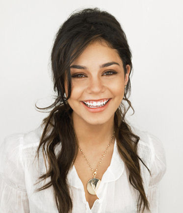 vanessa hudgens pictures sent to zac efron. Vanessa Hudgens defended against criticism by 'Bandslam' co-stars