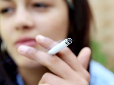 women-smoking