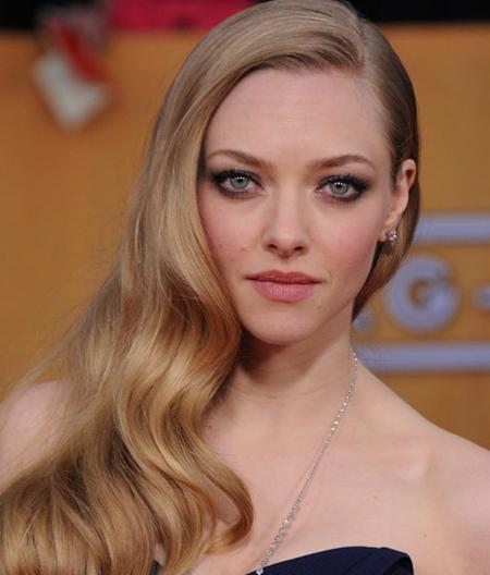 Amanda-Seyfried-smokey-eyes