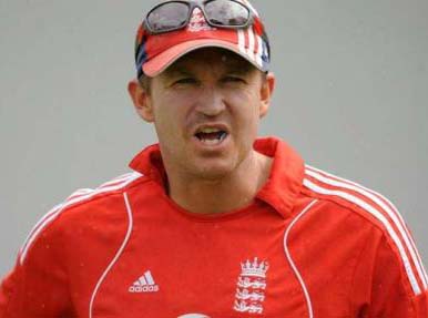 Coach Flower could be removed if ECB chooses to axe Strauss