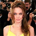 Angelina Jolie named ''Yummiest Mummy''