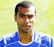 Ashley Cole’s legal advisers say photog breached privacy law