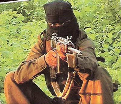 Maoists gun down three in Bihar
