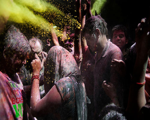 Bihar celebrates Holi Thursday