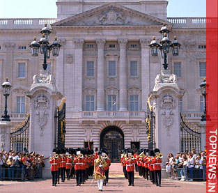 Buckingham Palace flunkeys turn out to be BNP members