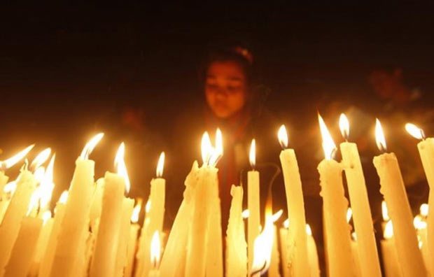 Indian-Americans hold candle light vigil for the Delhi braveheart 