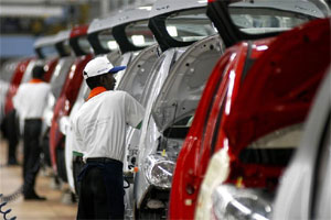 Maruti and Mahindra report rise while sector remains gloomy