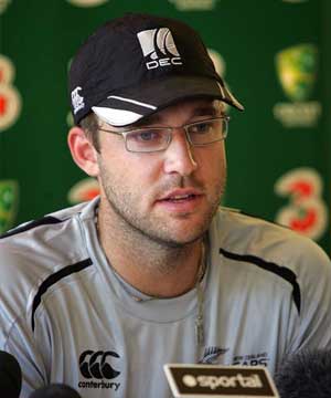 Vettori reclaims top ODI bowling spot