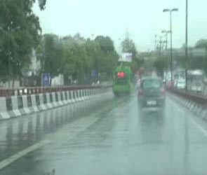 Light rain in Delhi