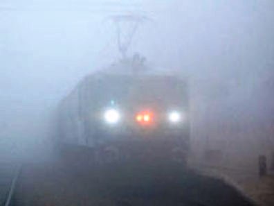 Dense fog delays trains from and to Delhi