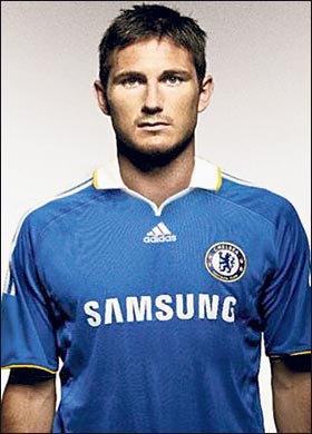 Frank Lampard’s ex’s boob nips out in bikini mishap