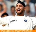 Harbhajan lashes out at gilchrist for his comments on tendulkar