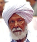 Marxist Harkishan Singh Surjeet’s condition is still critical