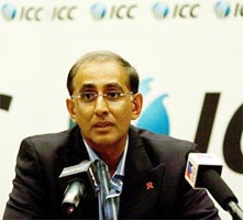 Lorgat to target slow over-rates, verbal abuse
