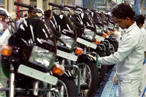 Two-wheelers slide on inventory concerns