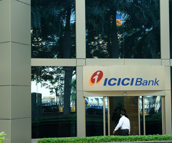 Sell ICICI Bank With Stop Loss Of Rs 1170
