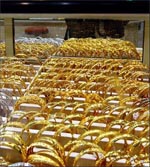 Gold prices hit record high