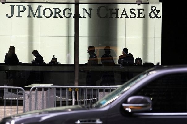 Investigators aiming to build criminal case against JPMorgan, report