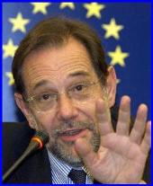 EU warships to be allowed to shoot at Somali pirates, Solana says