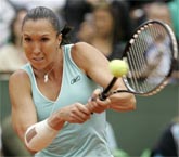 Ailing Jankovic cuts her Hong Kong losses