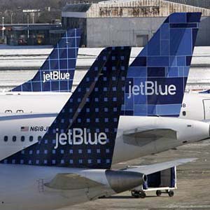 Airport slots swapped by American and JetBlue Airways