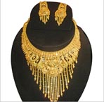 New jewellery trends feature glistening stones and reddish gold