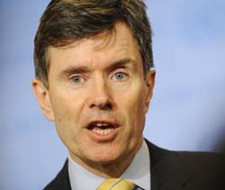 MI6 chief''s beach pics on Facebook ''no state secret'', says UK Foreign Secretary