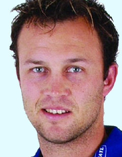 Trott’s stroke-filled soiree draws no abuse from South African crowd