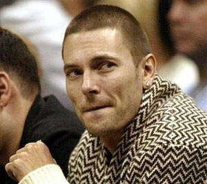 Kevin Federline ‘piles on the kilos’