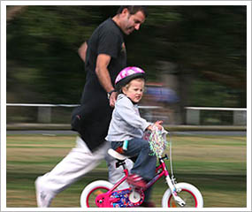 Kids’ physical activity improves when parents back vigorous team sports