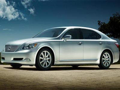 Toyota to recall Lexus LS460 over engine problem